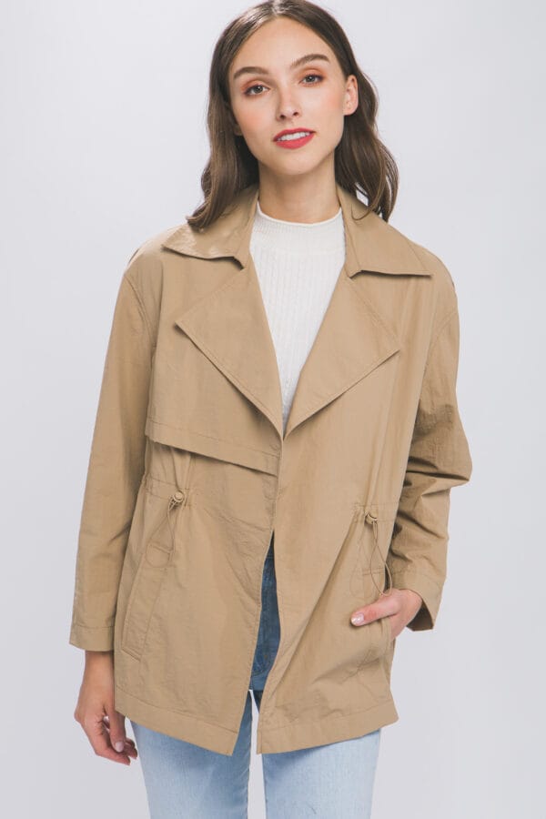 Chaqueta ligera con cordones ajustables - Image 7