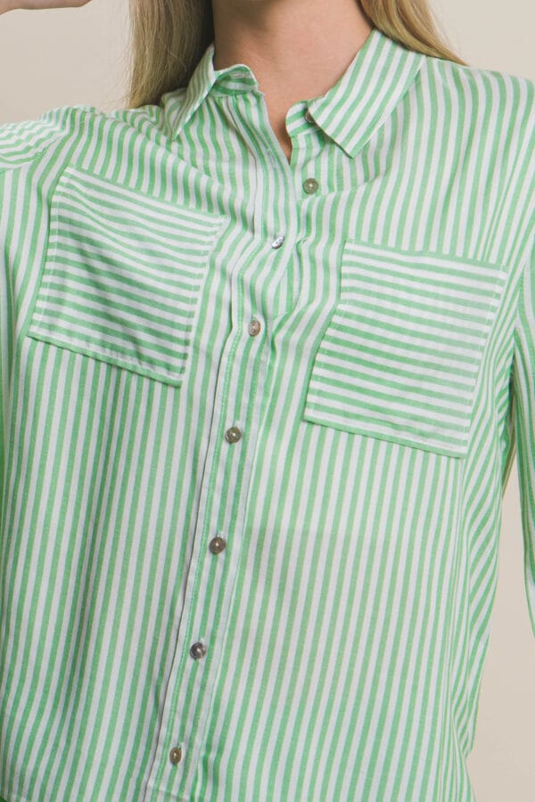 Blusa de rayas con bolsillos frontales - Image 32