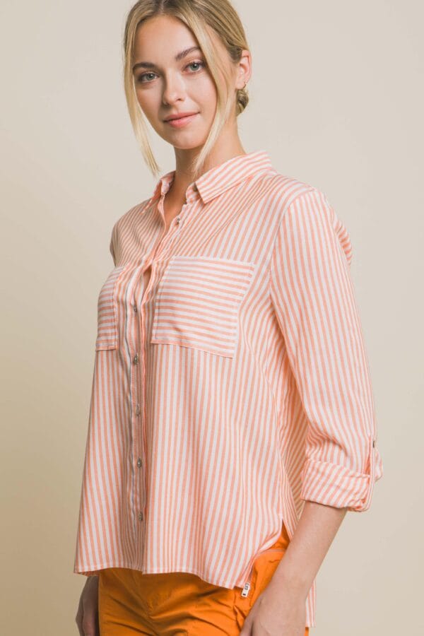Blusa de rayas con bolsillos frontales - Image 14