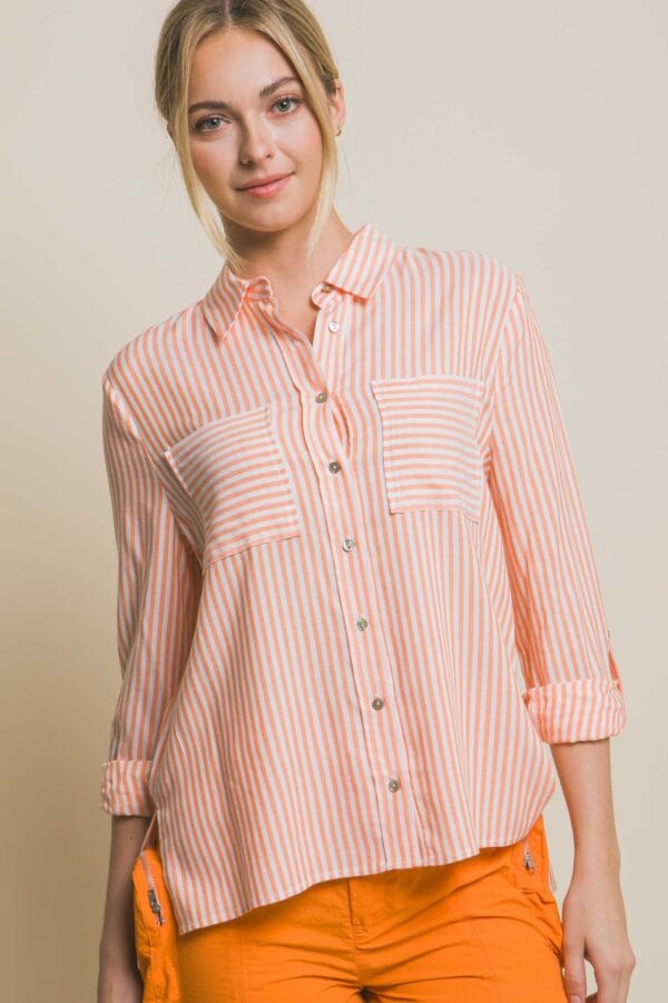 Blusa de rayas con bolsillos frontales - Image 17