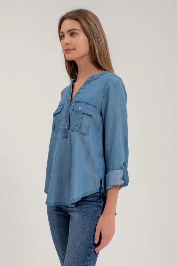 Blusa de mezclilla con bolsillos frontales - Image 4