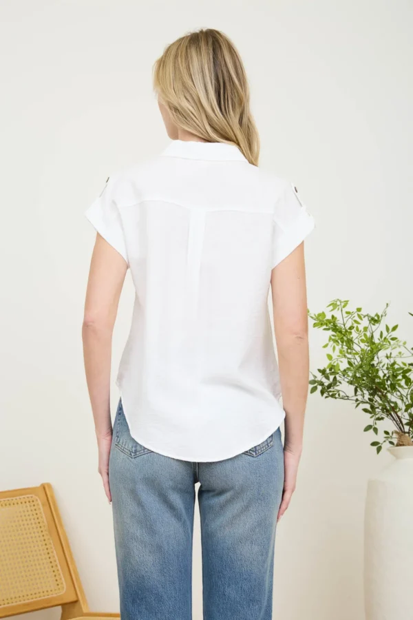 Blusa manga corta con bolsillos frontales