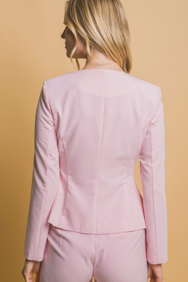 Saco formal con escote redondo y botones decorativos - Image 32