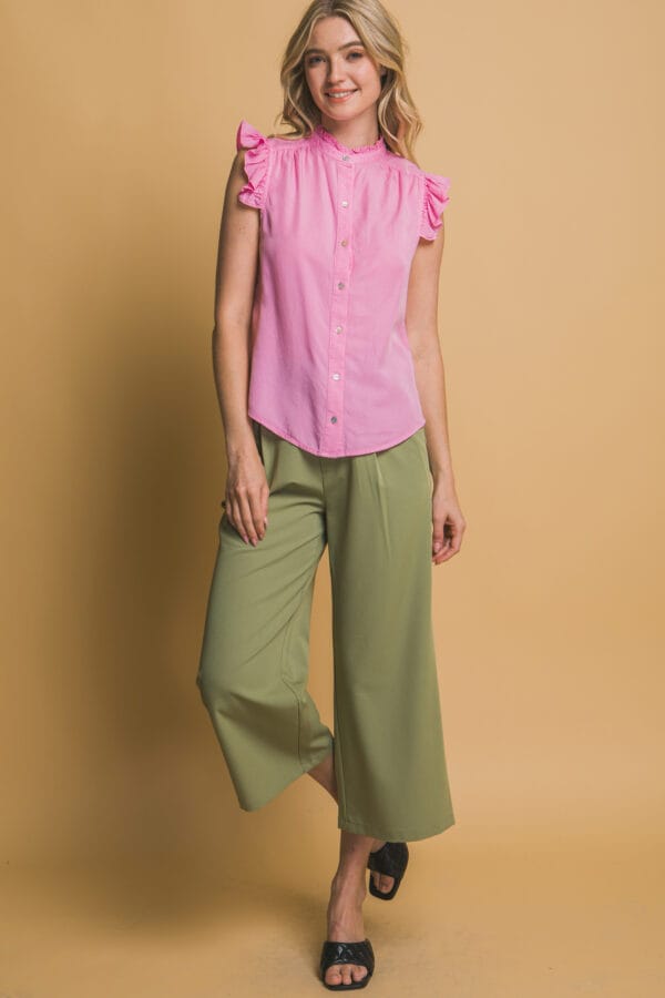 Blusa de mezclilla sin mangas con olanes - Image 20