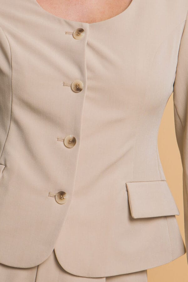 Saco formal con escote redondo y botones decorativos - Image 19