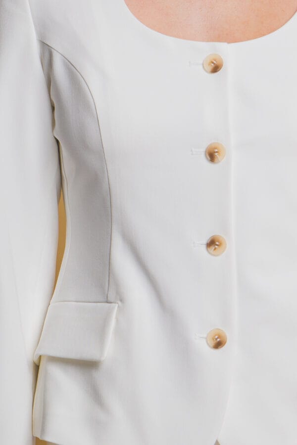 Saco formal con escote redondo y botones decorativos - Image 8