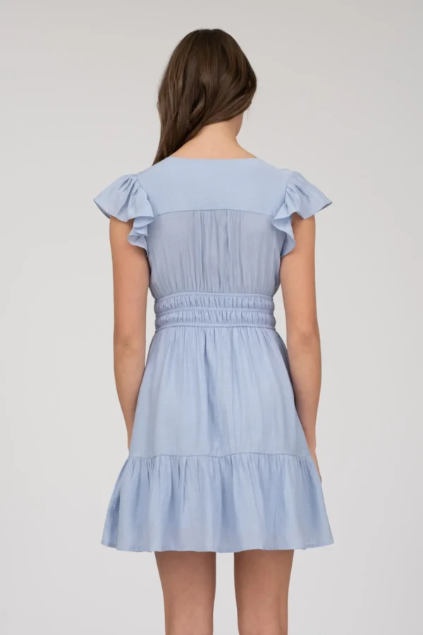 Vestido corto con mangas de olanes y escote en V - Image 2