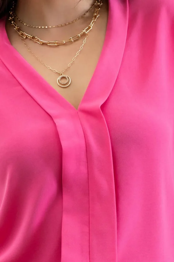 Blusa de Seda Fucsia con Escote en V - Image 15