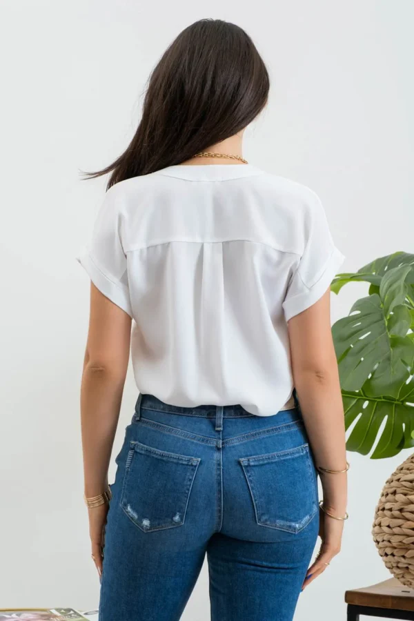 Blusa de Seda Fucsia con Escote en V - Image 8