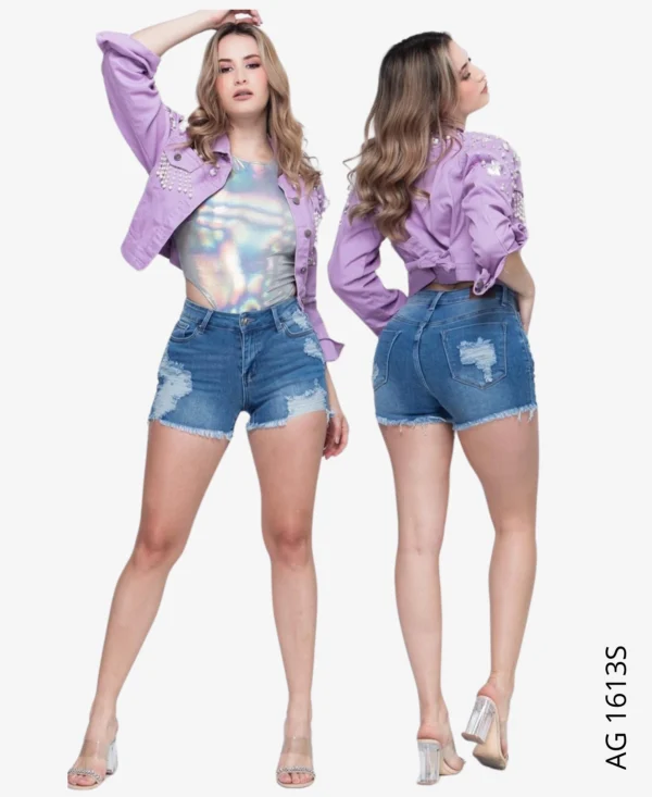 Short de mezclilla azul con destrucción