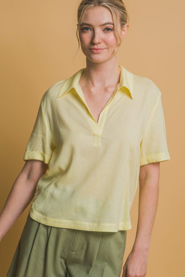 Blusa casual cuello V manga corta para mujer