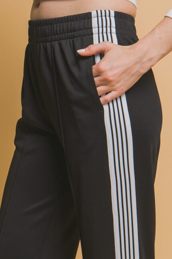 Pantalón deportivo tipo jogger para mujer - Image 22