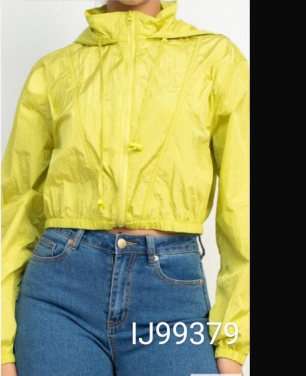 Chamarra corta para mujer estilo casual - Image 2