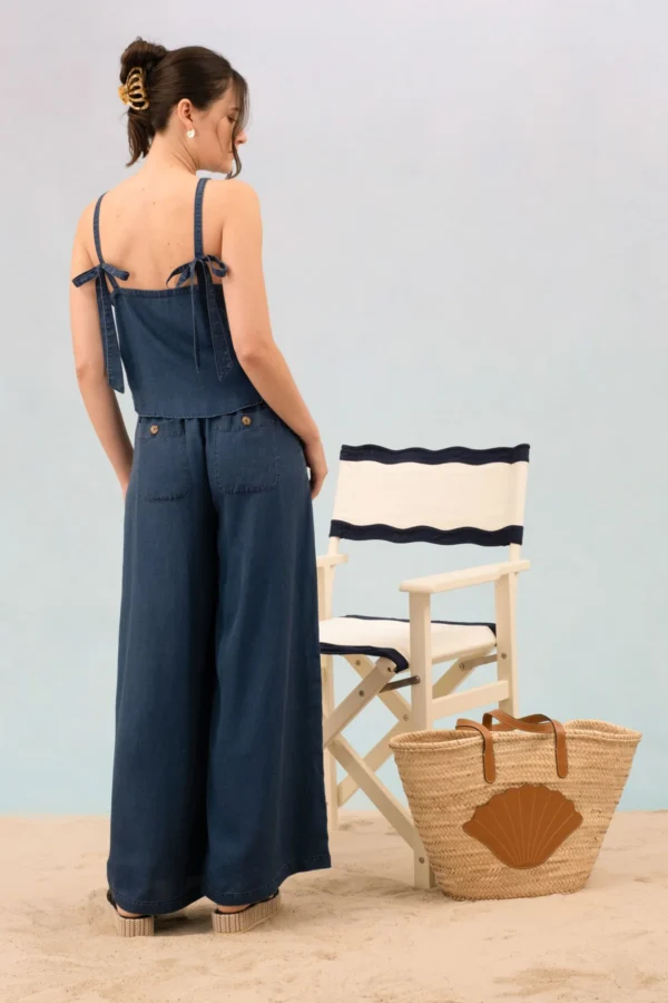 Top de mezclilla con tirantes ajustables - Image 2