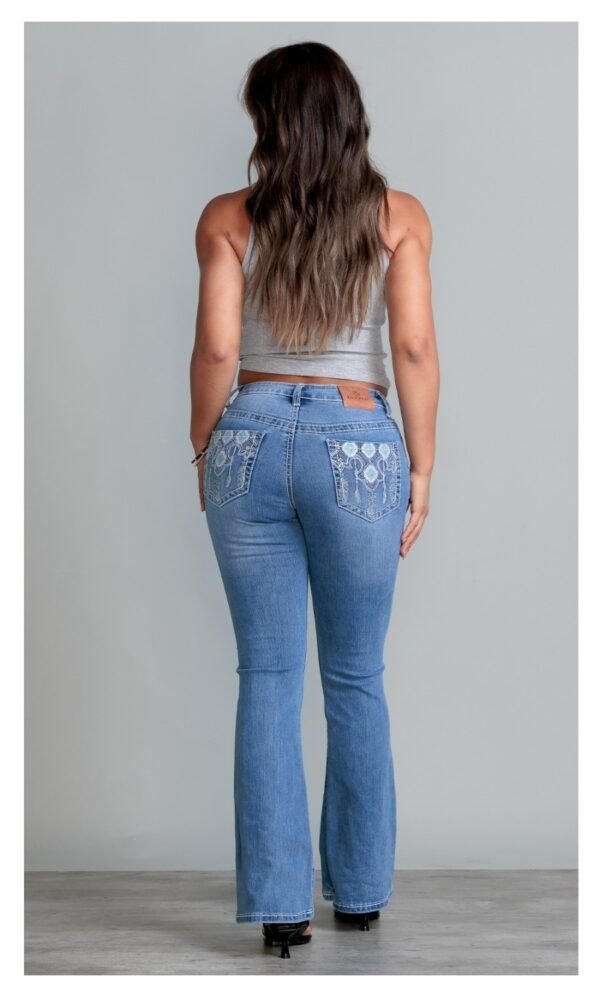 Pantalón acampanado tiro alto