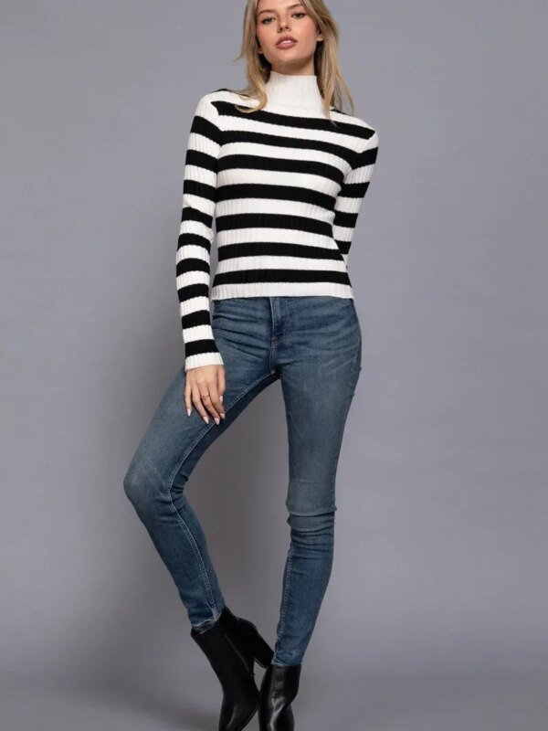 Blusa Cuello Alto Rayas Blancas y Negras Manga Larga Mujer