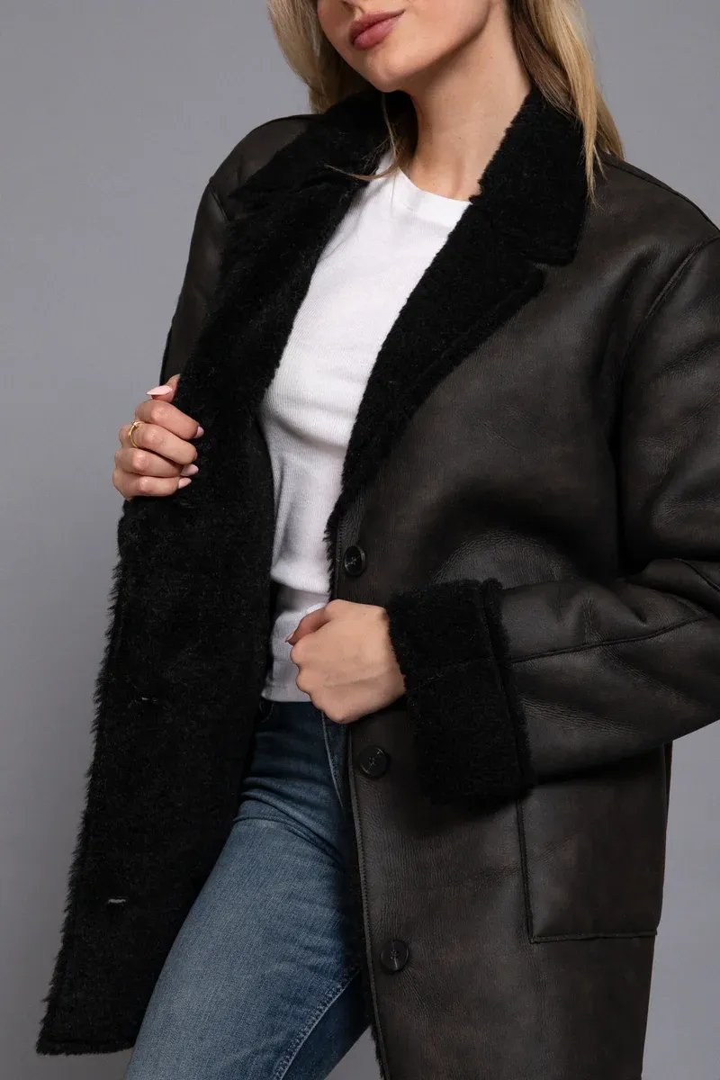 Abrigo Sherpa Oversized de Piel Sintetica Negro para Mujer - Image 4