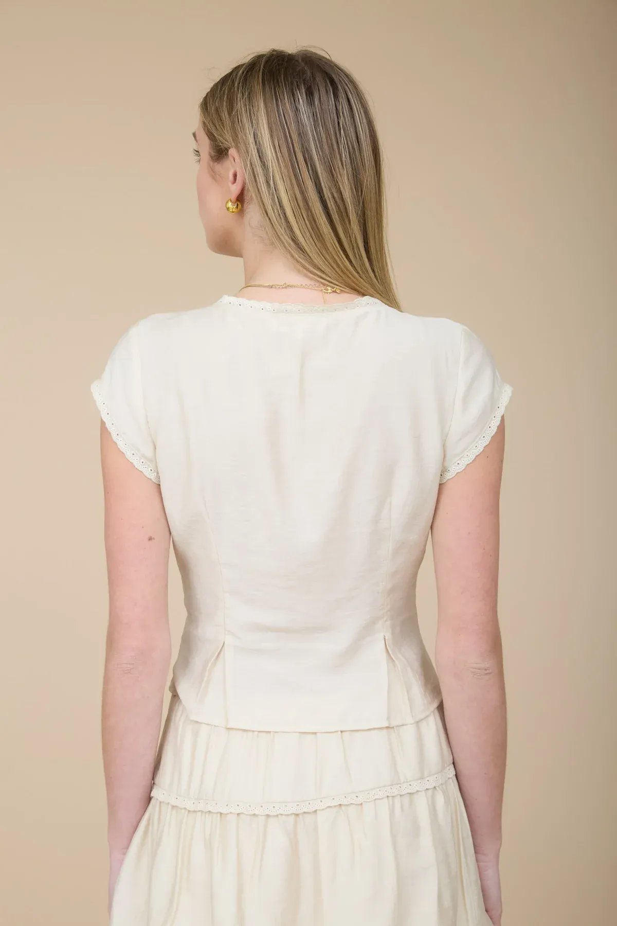 Blusa Blanca Con Botones Y Bordados Elegante Para Mujer - Image 2