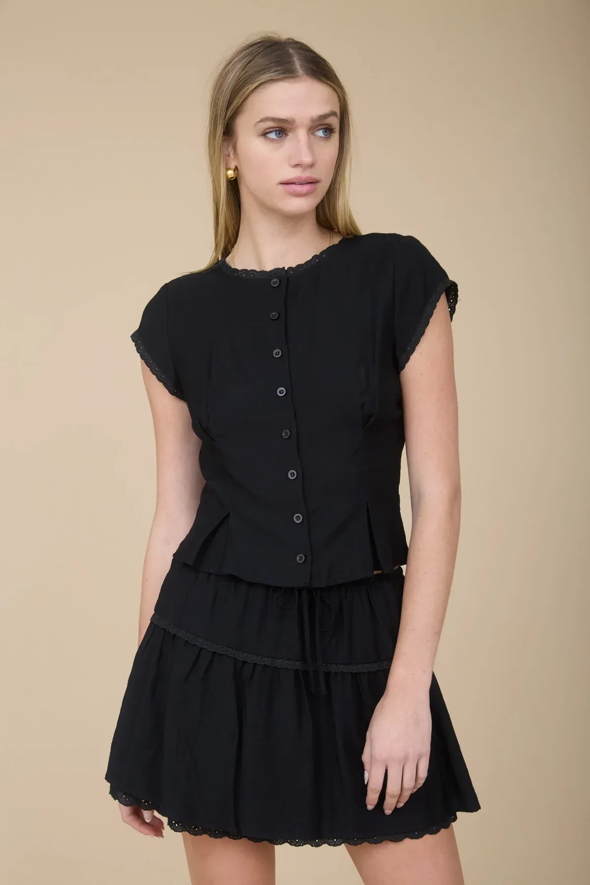 Blusa Blanca Con Botones Y Bordados Elegante Para Mujer - Image 8