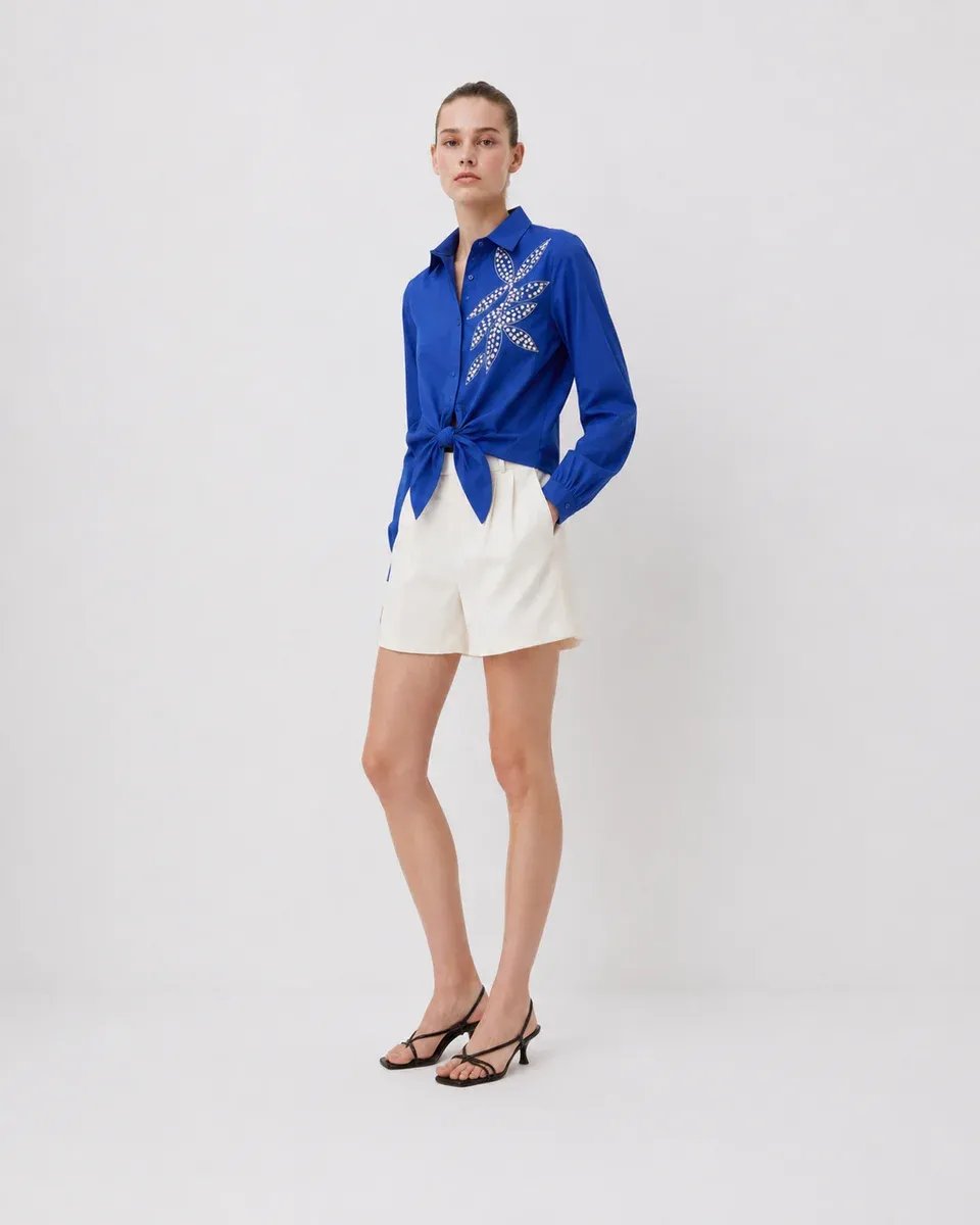 Blusa Azul con Bordado Floral y Nudo al Frente para Mujer - Image 8
