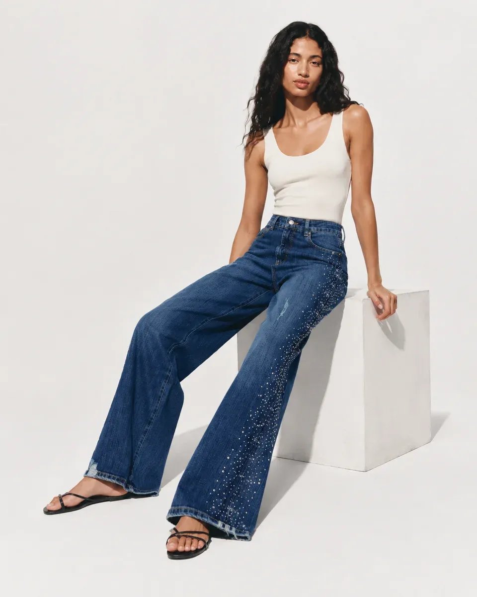 Jeans Anchos Acampanados con Pedreria Lateral para Mujer - Image 2