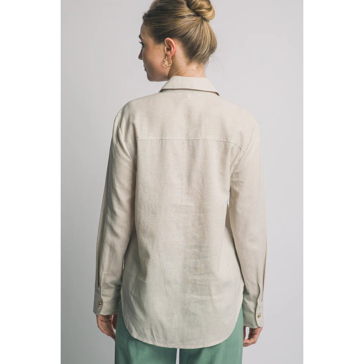 Camisa Lino Azul Cielo Oversize Manga Larga para Mujer - Image 35