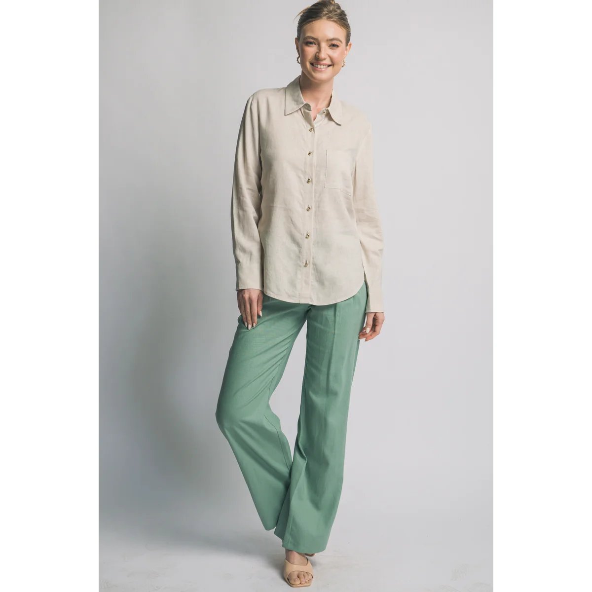 Camisa Lino Azul Cielo Oversize Manga Larga para Mujer - Image 36