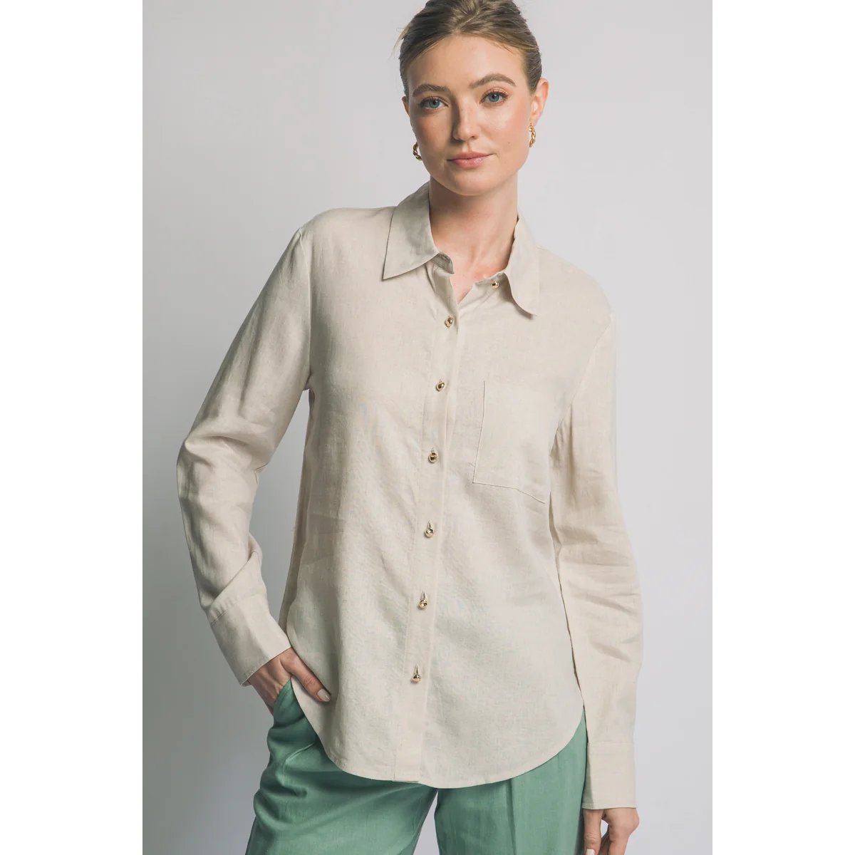 Camisa Lino Azul Cielo Oversize Manga Larga para Mujer - Image 38
