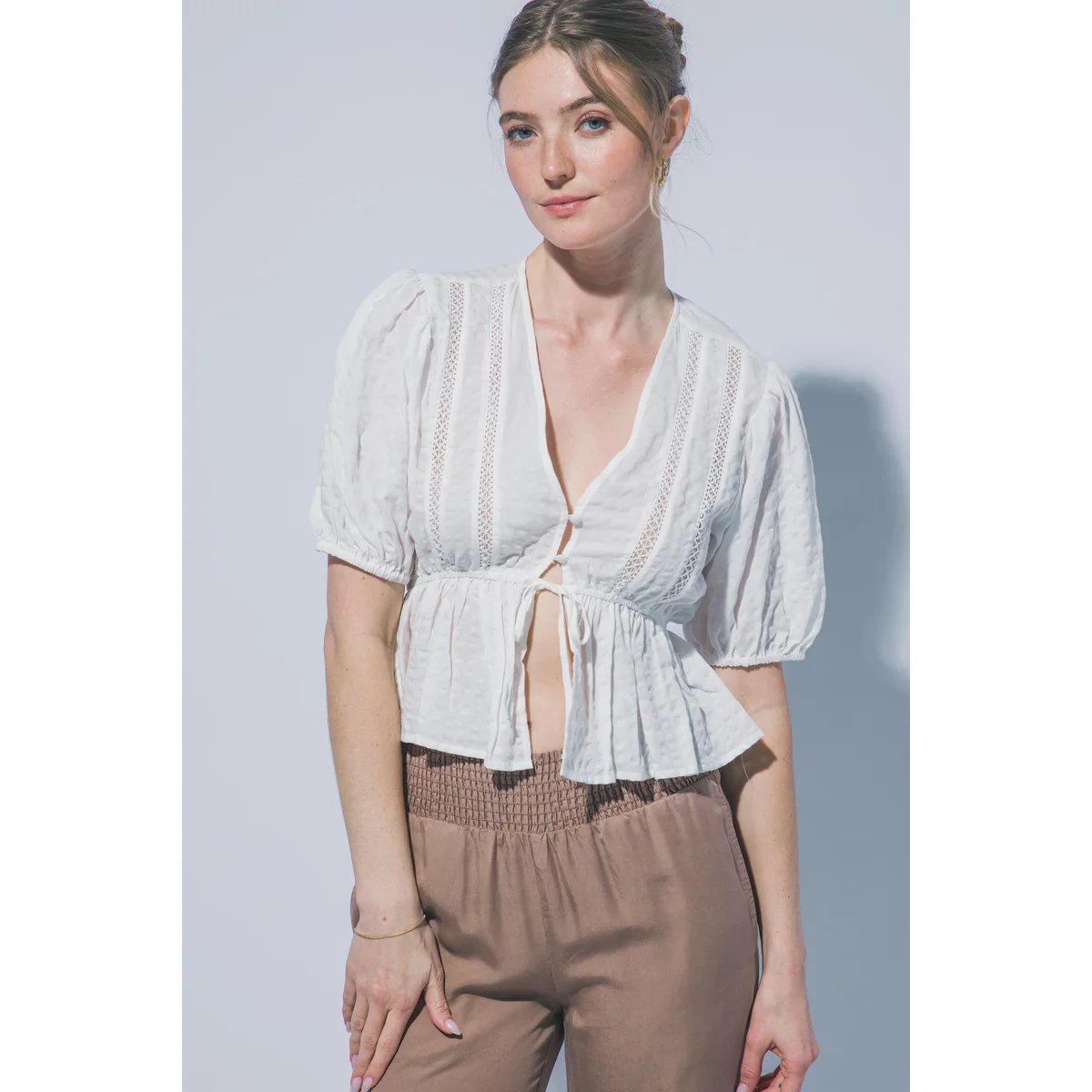 Blusa Bohemia Amarilla Con Bordados Y Lazos Para Mujer - Image 3