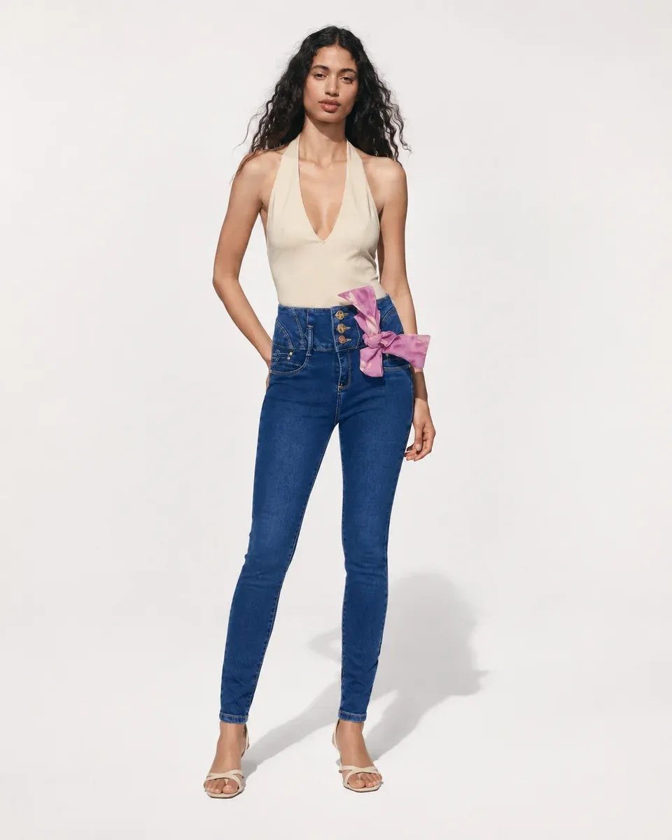 Pantalon Jean Tiro Alto Colombiano Con Lazo Decorativo Para Mujer - Image 2