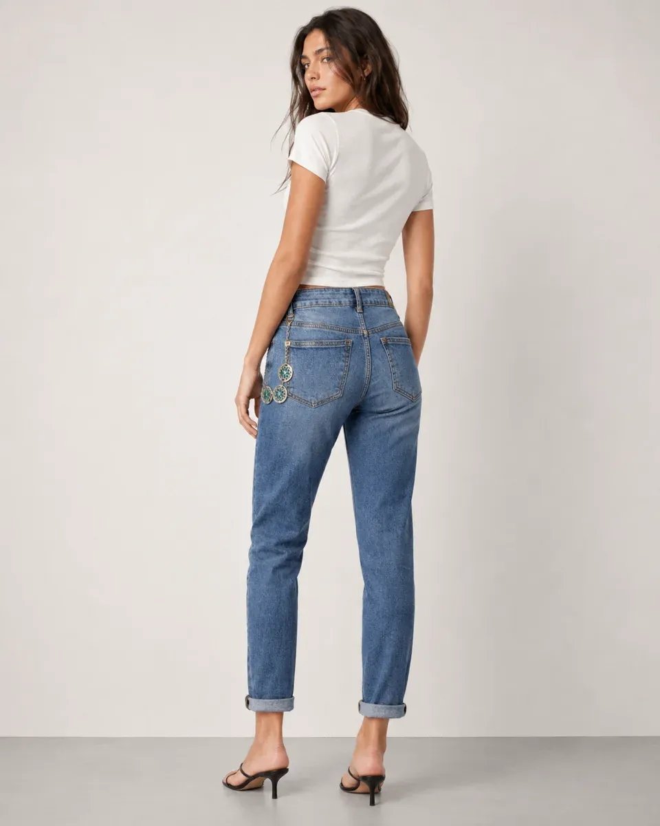 Jeans Mom Fit Tiro Alto Con Bordados Florales Para Mujer - Image 7
