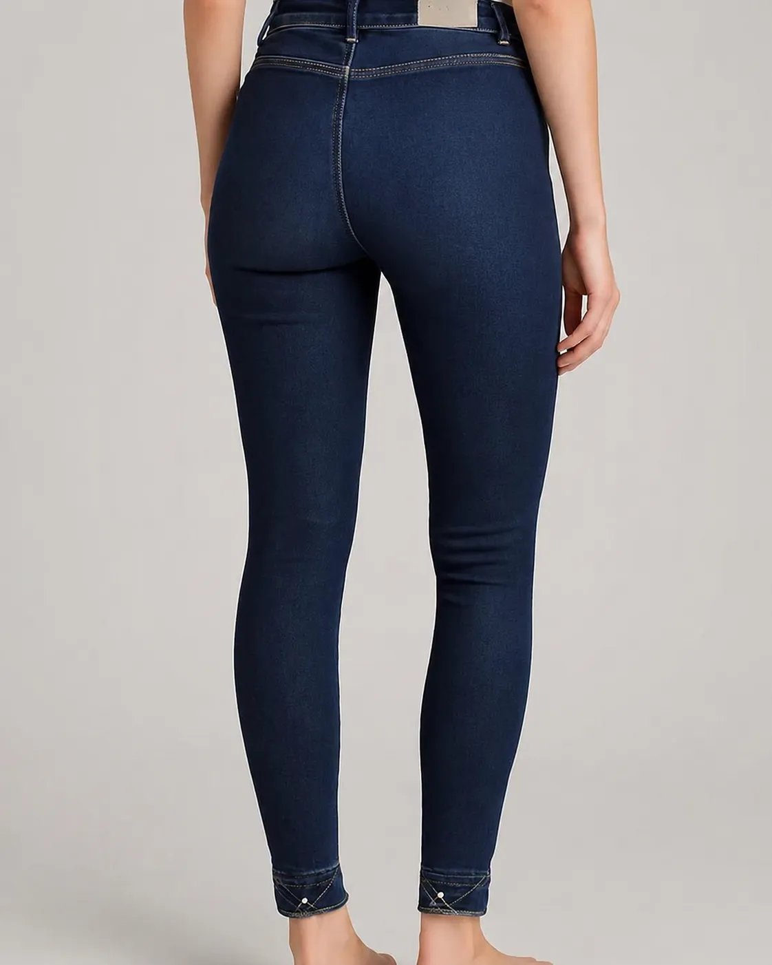 Jeans Colombianos Skinny Tiro Alto Azul Oscuro para Mujer - Image 5