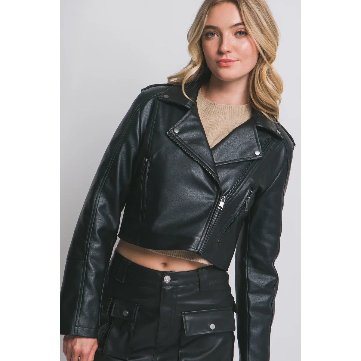 Chamarra de Cuero Estilo Biker con Solapa para Mujer - Image 3