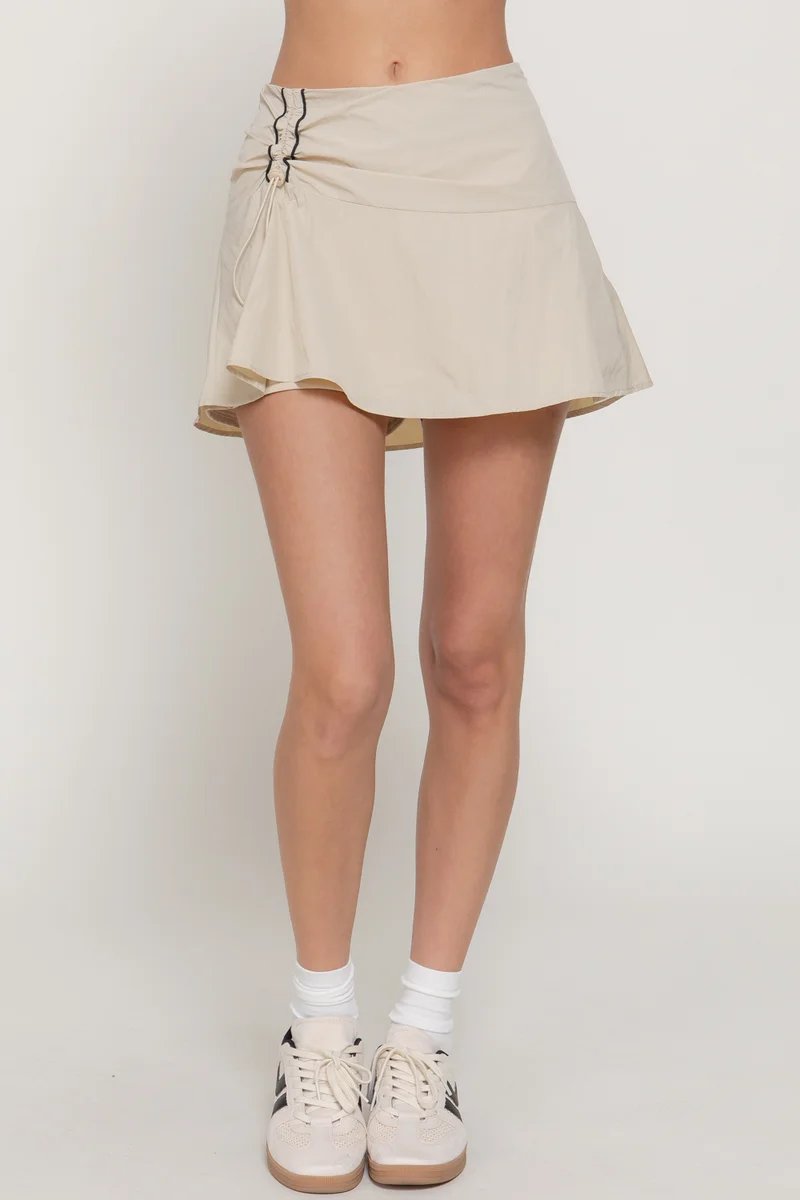 Falda Deportiva Tipo Skort con Cordón Lateral para Mujer