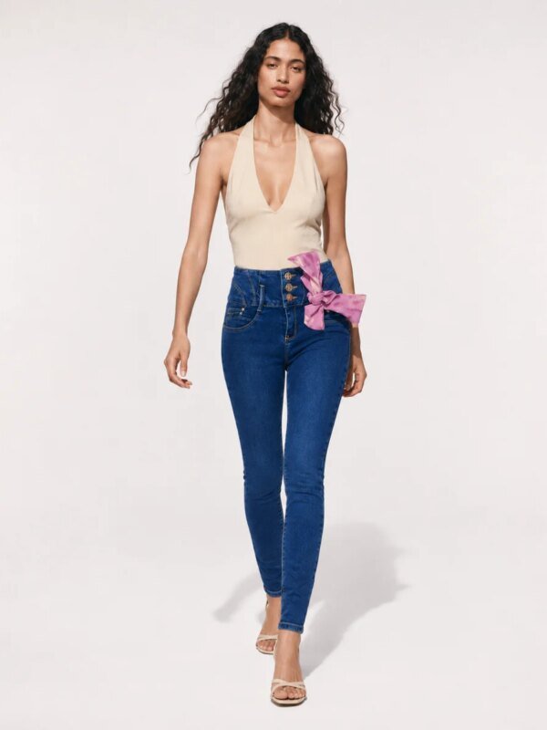 Pantalon Jean Tiro Alto Colombiano Con Lazo Decorativo Para Mujer