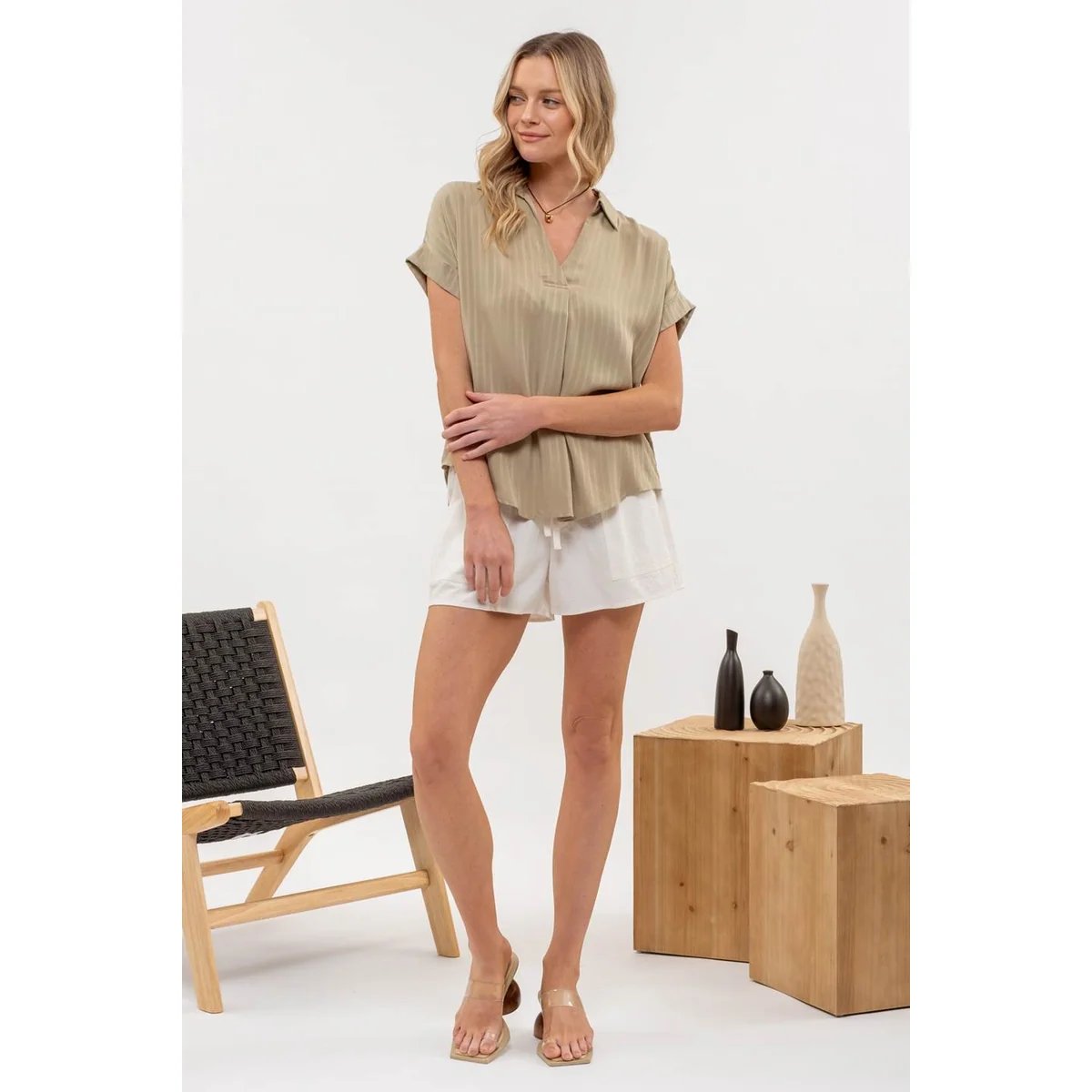 Blusa Negra con Cuello en V y Manga Corta Estilo Casual para Mujer - Image 6
