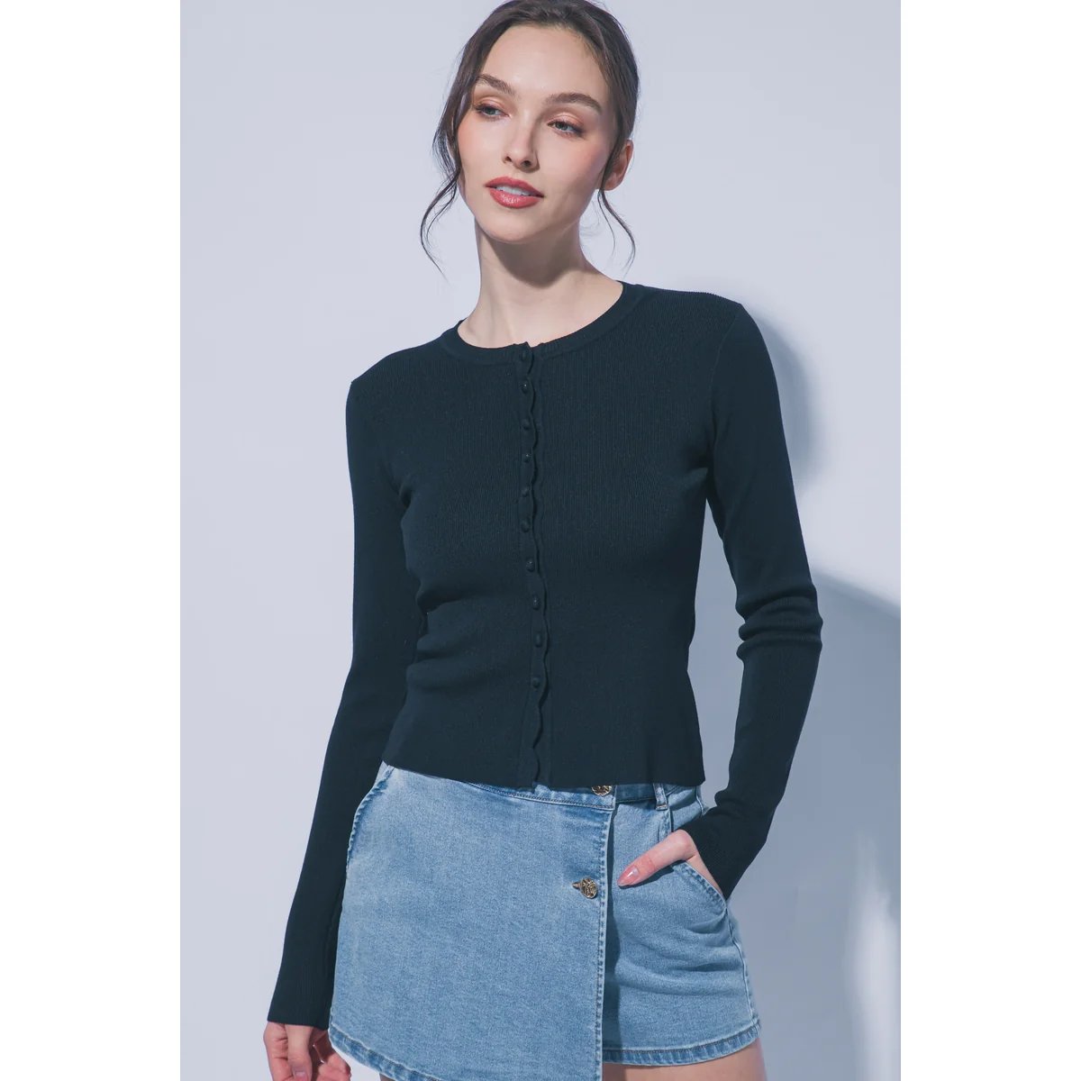 Cardigan para Mujer con Botones Rosa Suave Ajustado de Punto - Image 2
