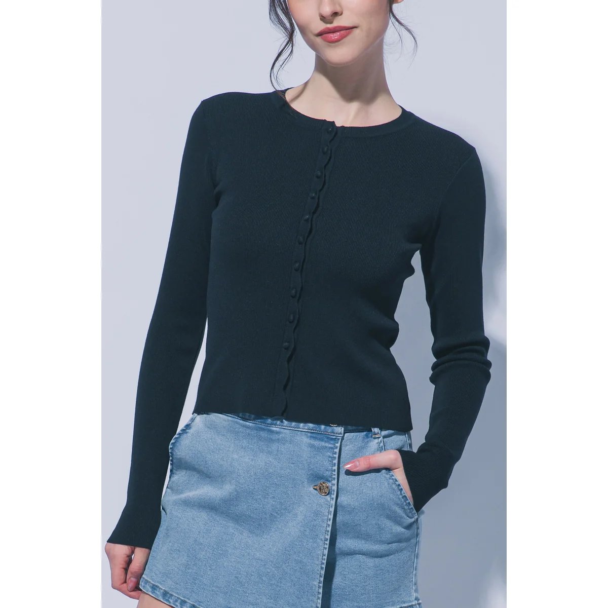 Cardigan para Mujer con Botones Rosa Suave Ajustado de Punto - Image 8