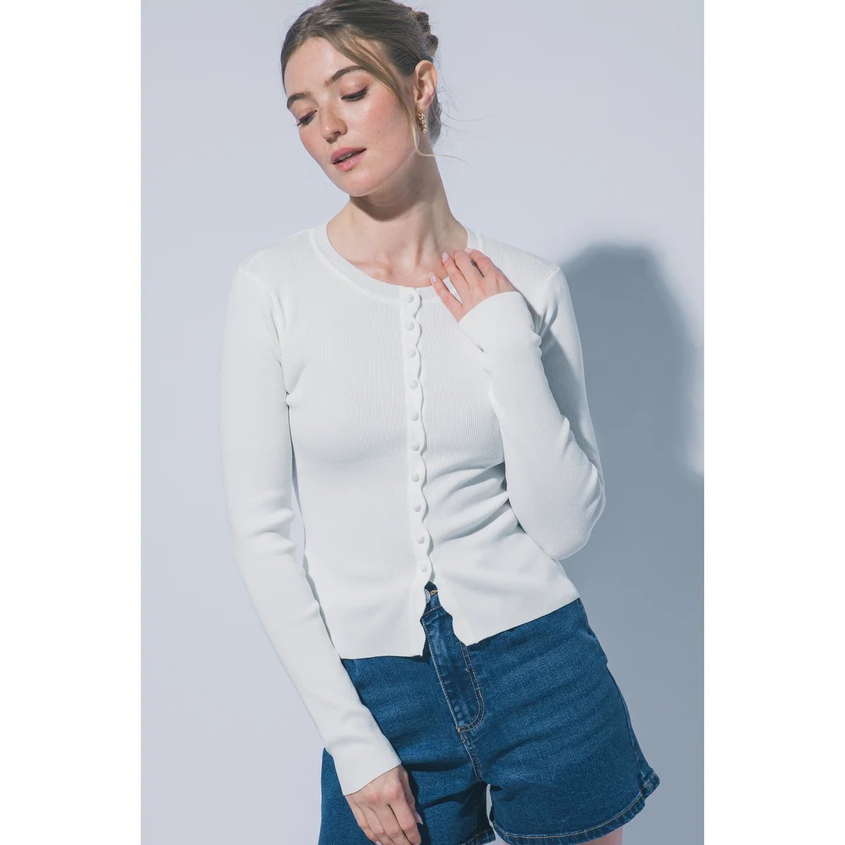 Cardigan para Mujer con Botones Rosa Suave Ajustado de Punto - Image 14