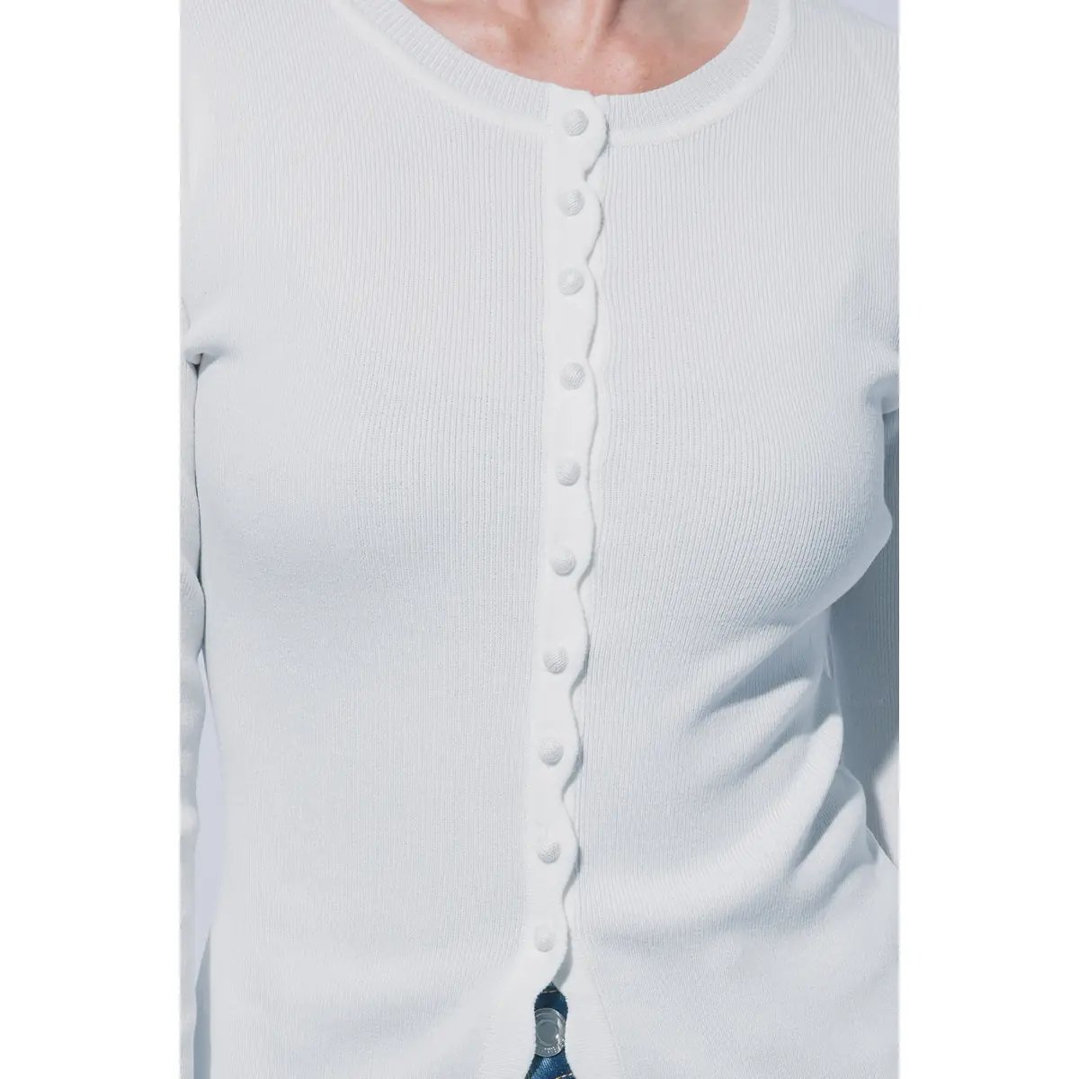 Cardigan para Mujer con Botones Rosa Suave Ajustado de Punto - Image 17