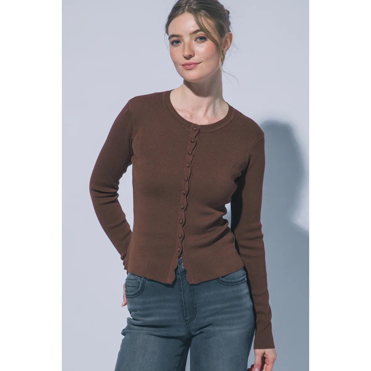 Cardigan para Mujer con Botones Rosa Suave Ajustado de Punto - Image 18