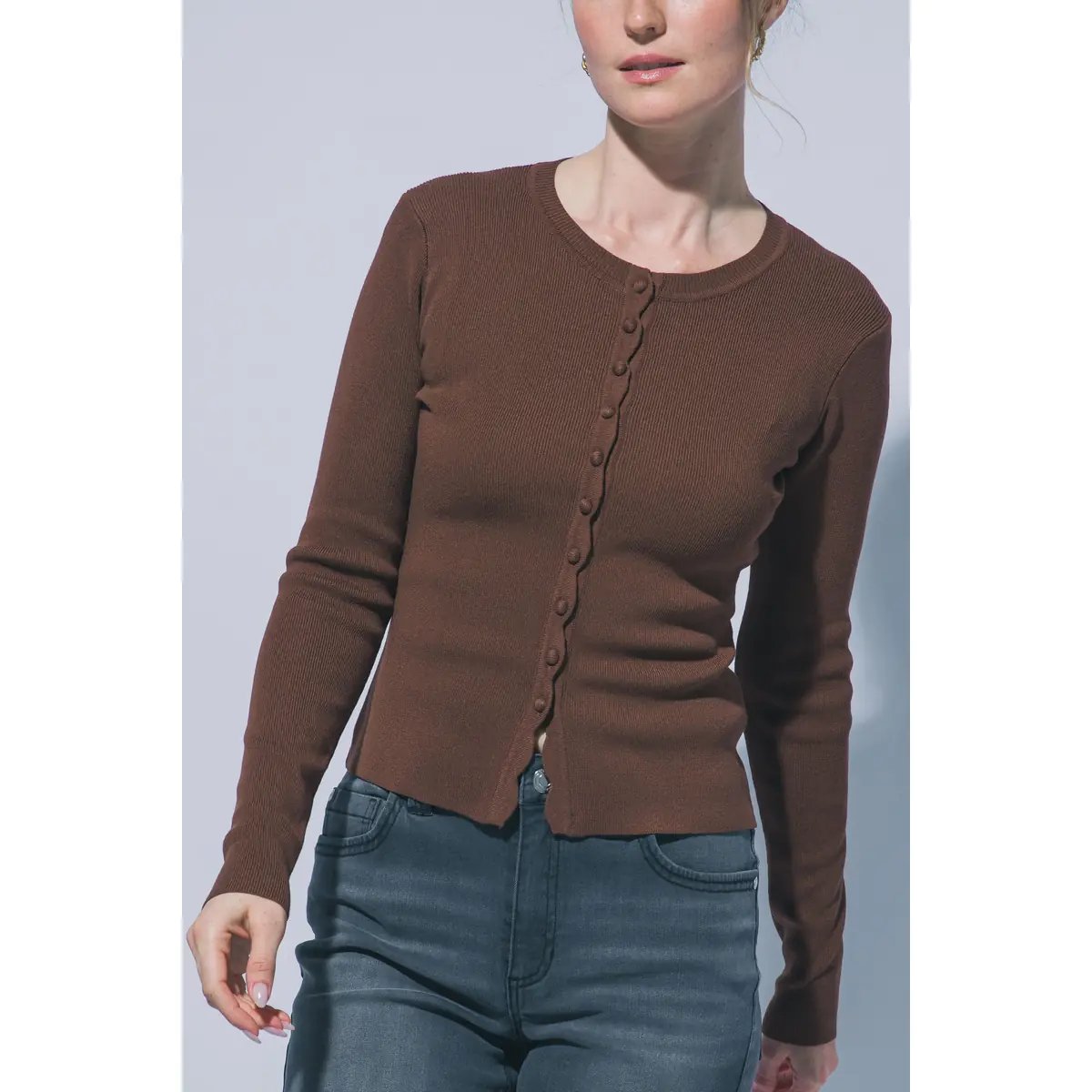 Cardigan para Mujer con Botones Rosa Suave Ajustado de Punto - Image 24