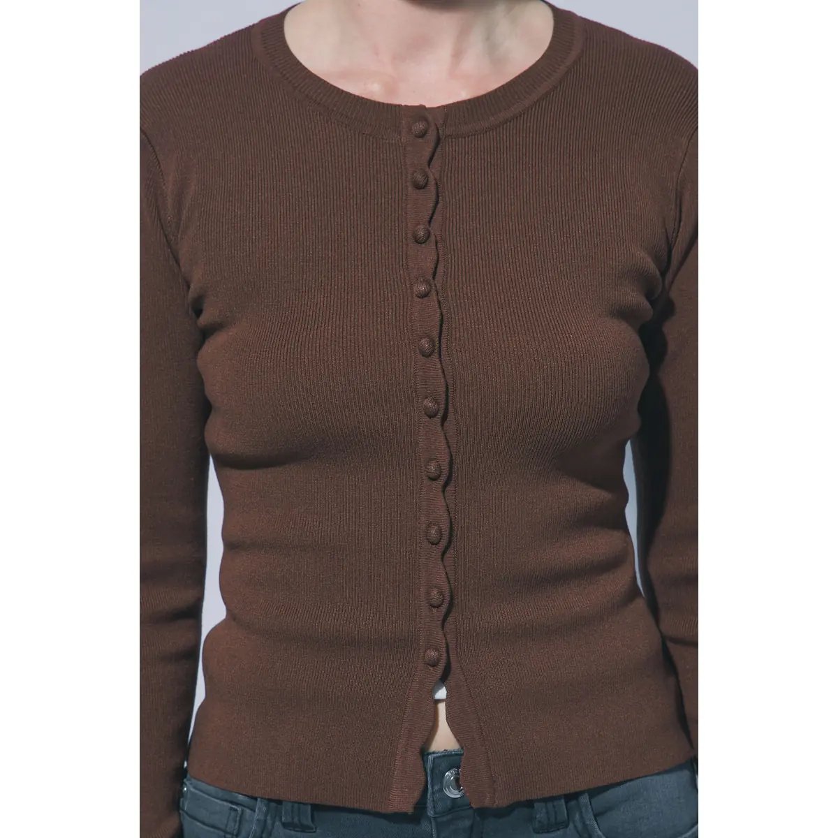 Cardigan para Mujer con Botones Rosa Suave Ajustado de Punto - Image 25