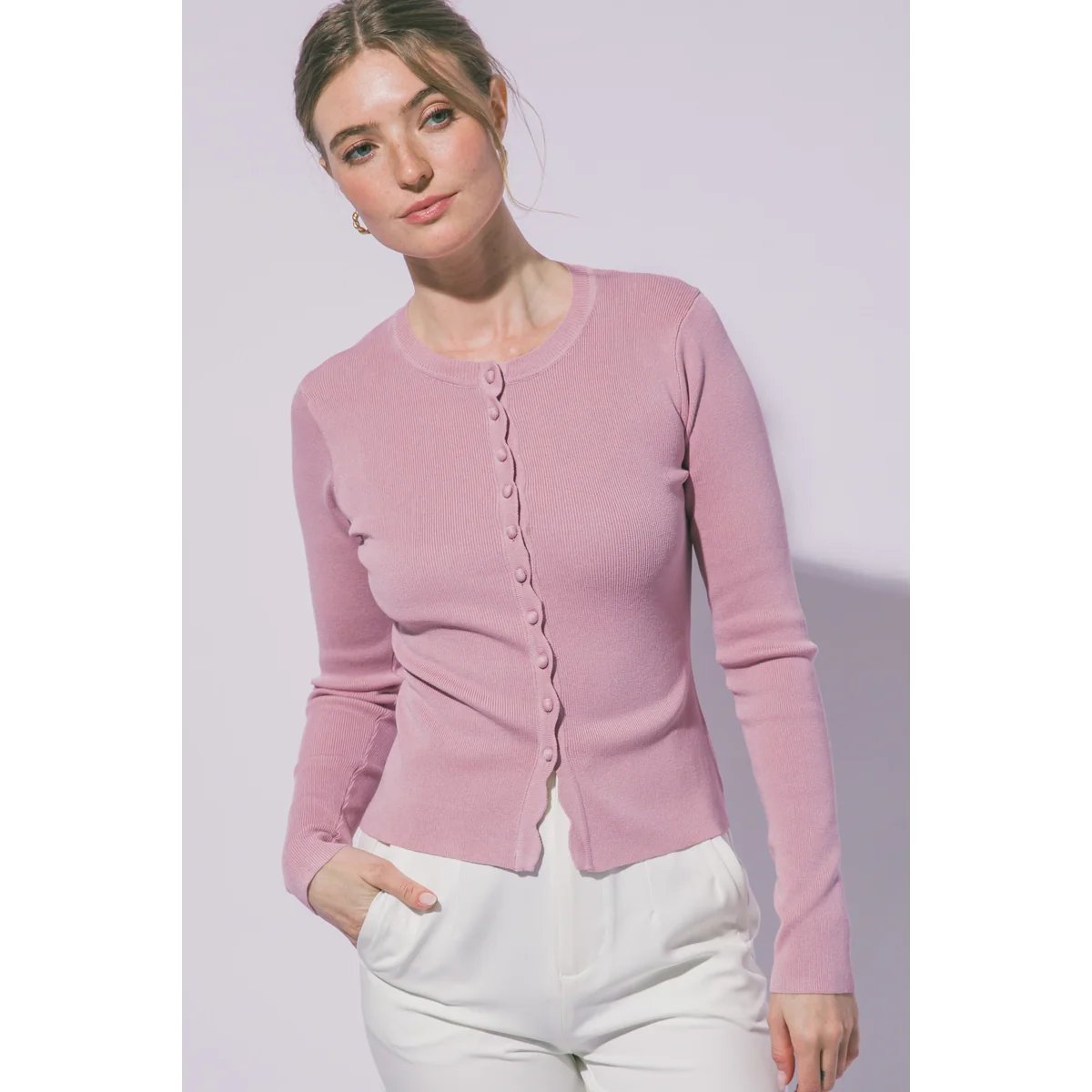 Cardigan para Mujer con Botones Rosa Suave Ajustado de Punto - Image 26