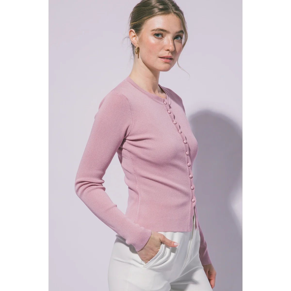 Cardigan para Mujer con Botones Rosa Suave Ajustado de Punto - Image 27