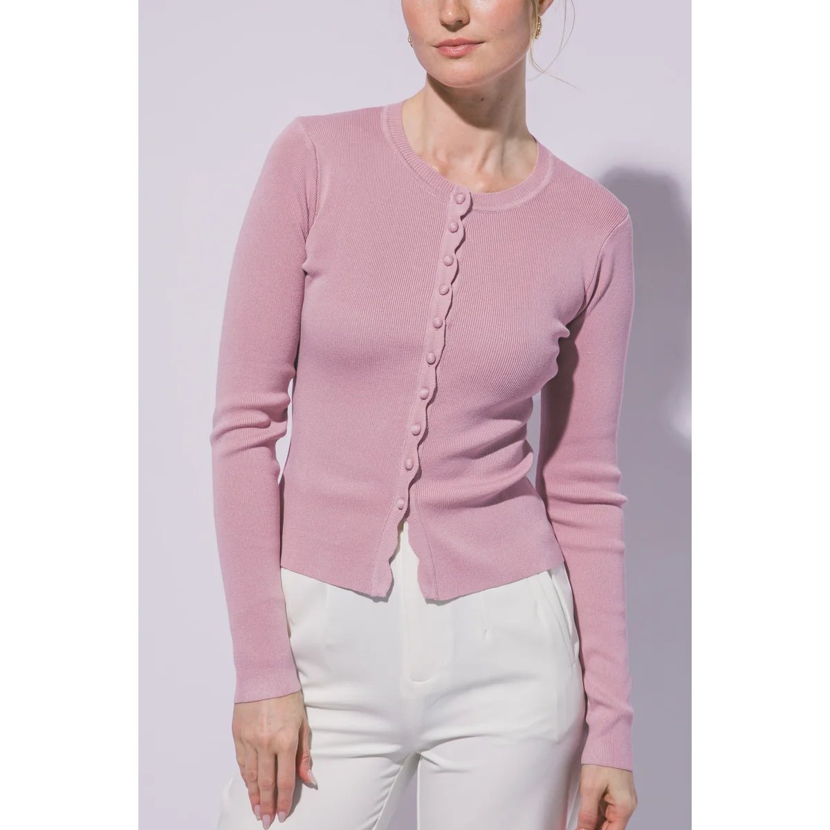 Cardigan para Mujer con Botones Rosa Suave Ajustado de Punto - Image 32
