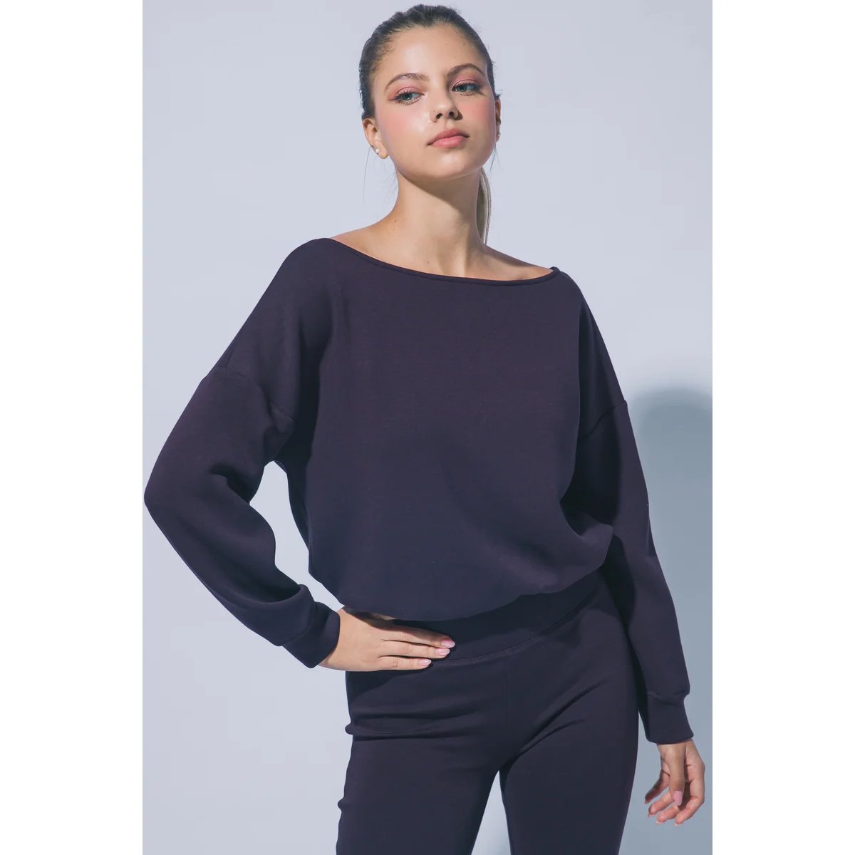 Sudadera Oversize Blanca con Cordón Ajustable para Mujer - Image 12