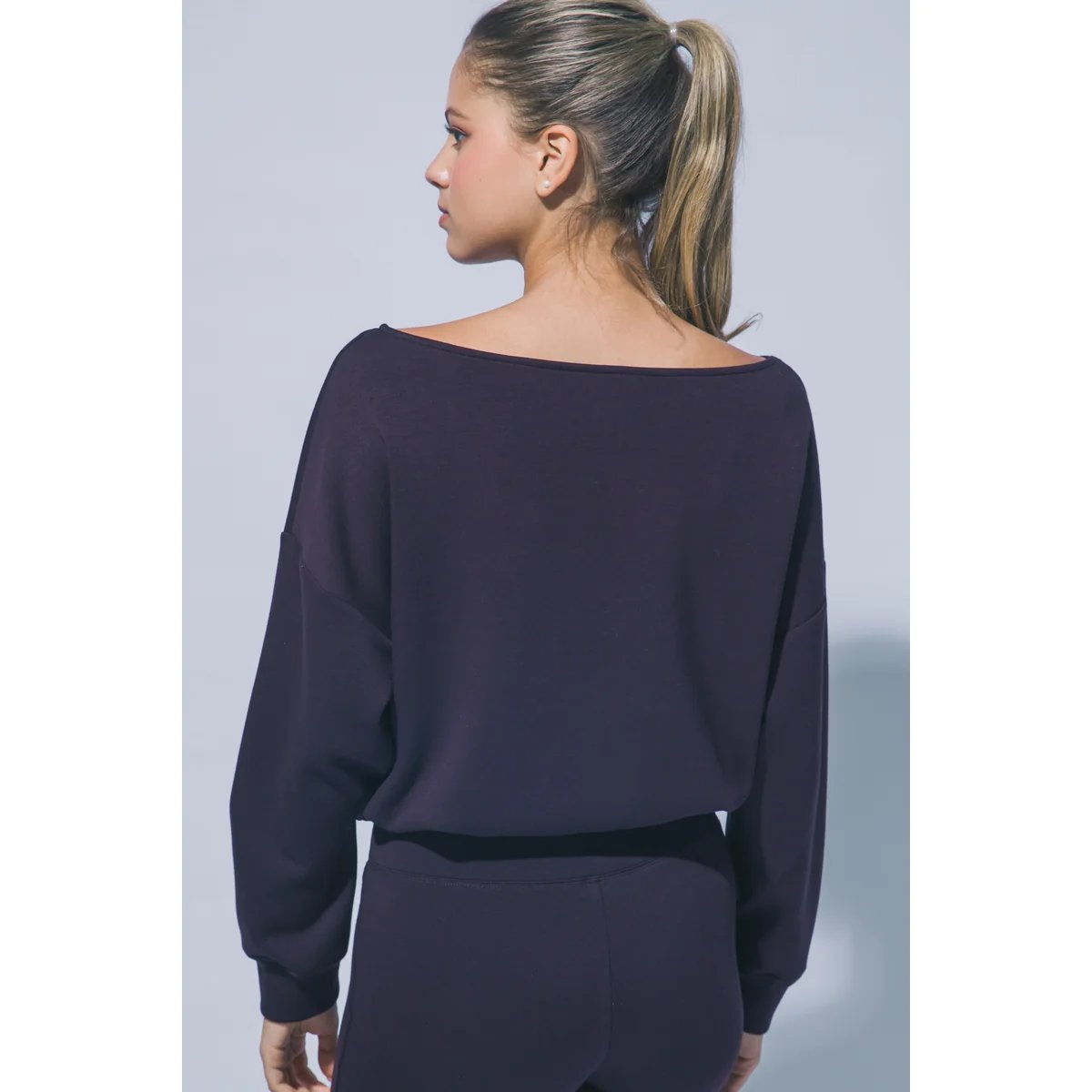 Sudadera Oversize Blanca con Cordón Ajustable para Mujer - Image 14