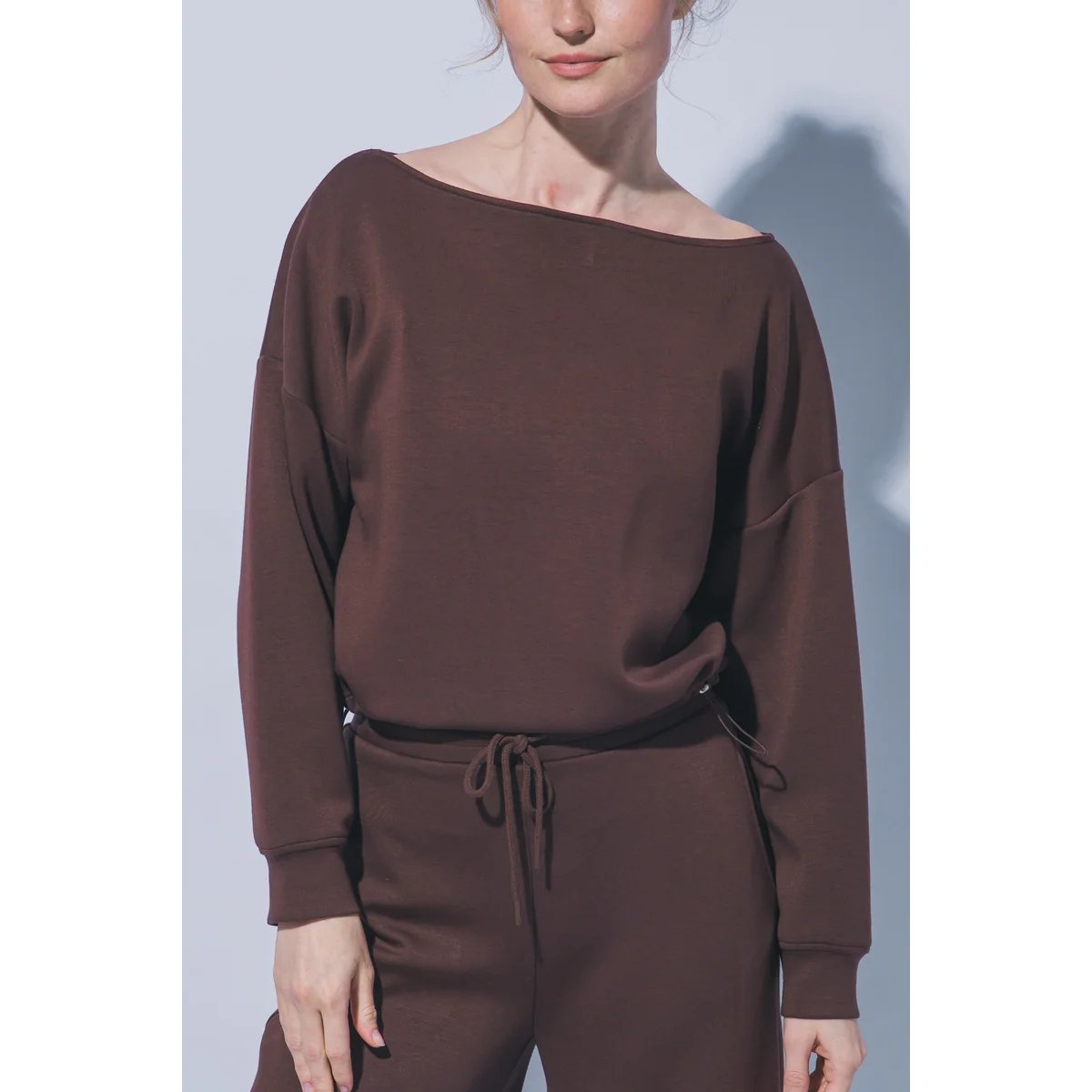 Sudadera Oversize Blanca con Cordón Ajustable para Mujer - Image 26