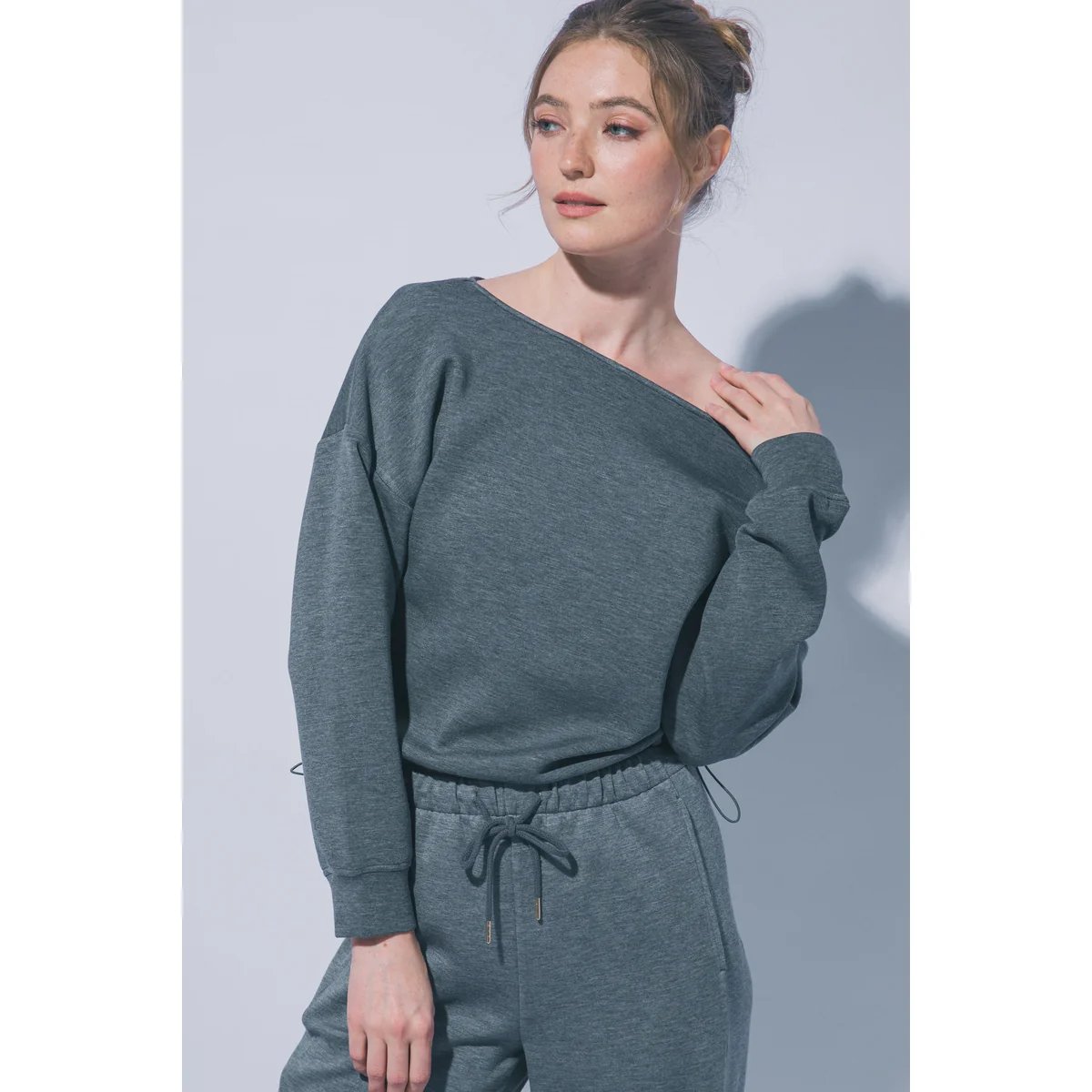 Sudadera Oversize Blanca con Cordón Ajustable para Mujer - Image 34